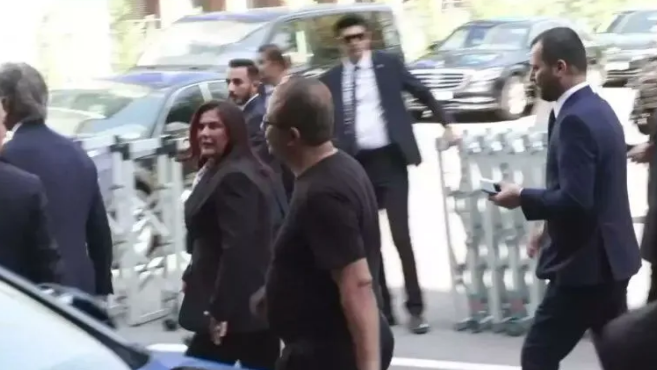 Chp’den Istifa Eden Özlem Çerçioğlu Akp Genel Merkezi’ne Geldi