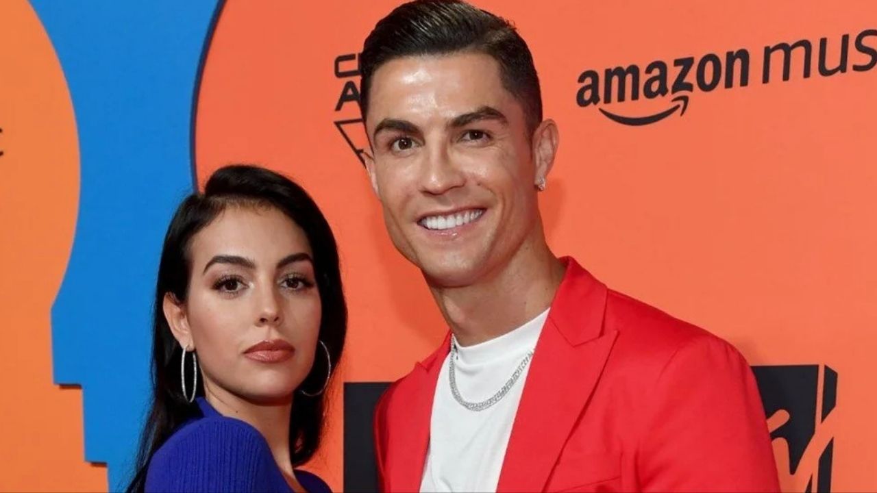 Crıstıano Ronaldo 9 Yıllık Sevgilisiyle Evleniyor! (3)