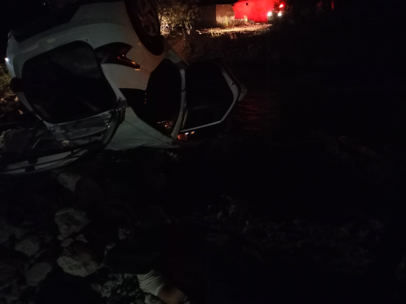Erzurum’da Otomobil Köprüden Nehre Uçtu 1 Ölü, 1 Yaralı, 1 Kayıp