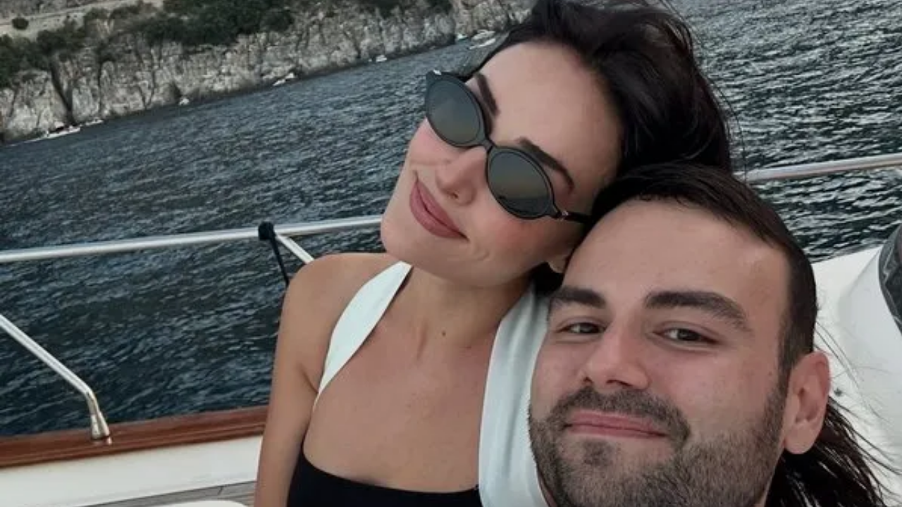 Esra Bilgiç’in Son Hali Takipçilerini İkiye Böldü! Estetik Sırrı Ortaya Çıktı… (1)