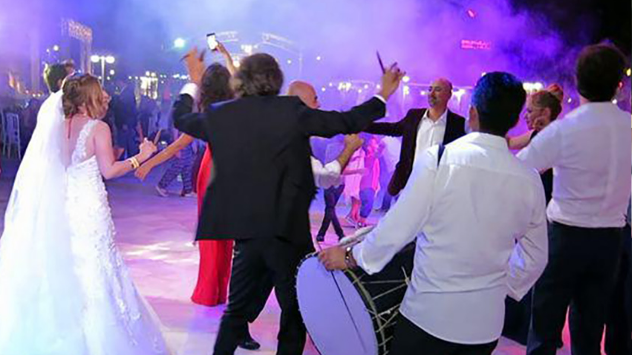 Evlenecek Çiftlere Müjde! Bakanlık 19 Dev Firma Ile İndirim Fırtınası Başlattı (3)