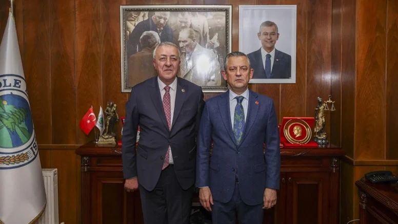 CHP’den istifa eden Göle Belediye Başkanı Gökhan Budak AK Parti'ye mi geçecek?