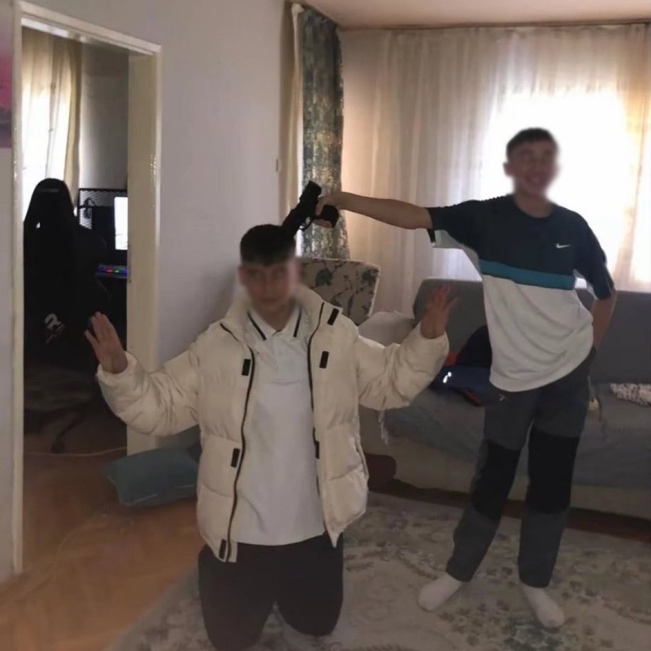 Hakan Çakır'ı Katleden Canilerin Tiktok Paylaşımı Ortaya Çıktı! Kız Kardeşine Tacize Karşı Çıkmıştı... 1