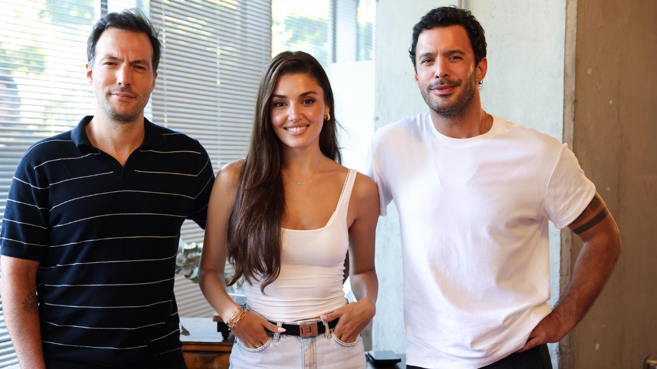 Hande Erçel Ve Barış Arduç’un Yeni Dizisinin İsmi Belli Oldu! (1)