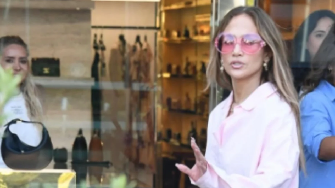 Jennifer Lopez’in İstanbul Macerası Sorunlu Başladı Mağazaya Alınmadı, ‘’Sorun Değil’’ Dedi (3)