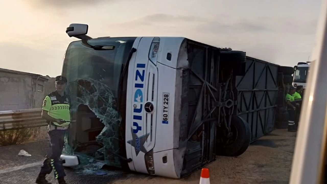 Kuzey Marmara Otoyolu’nda Otobüs Devrildi 3 Ölü, 20 Yaralı