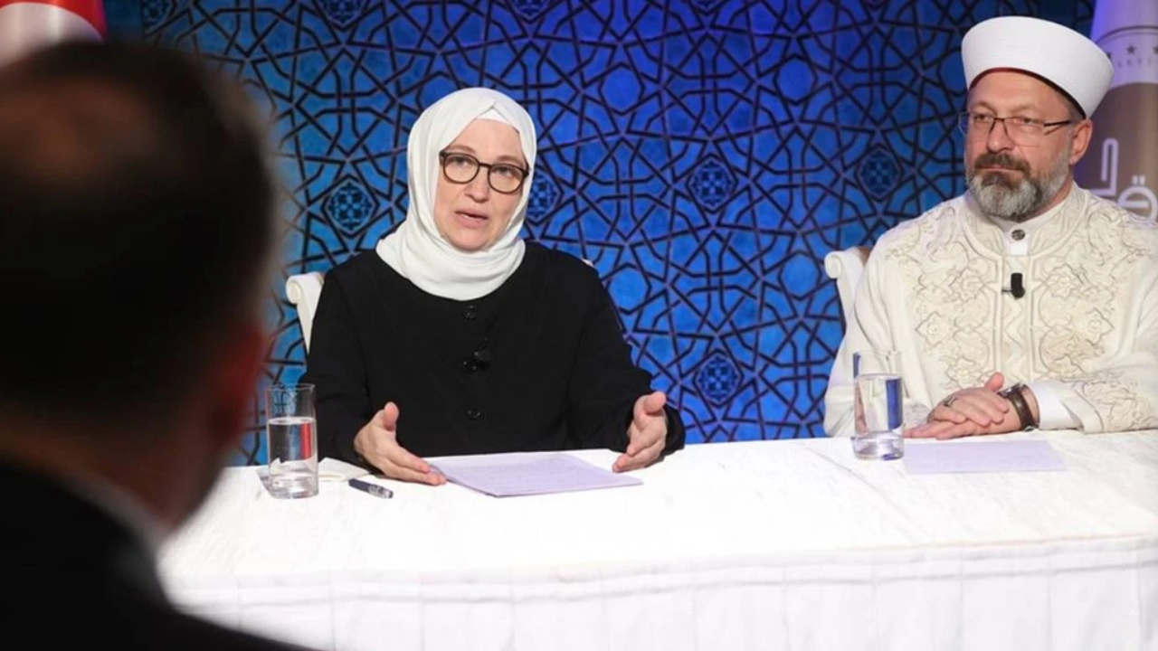 “Lüks Tatil Günah Diyen Diyanet Başkanı Ali Erbaş'ın 100'Ün Üzerinde Yurtdışı Seyahati Ortaya Çıktı! (1)