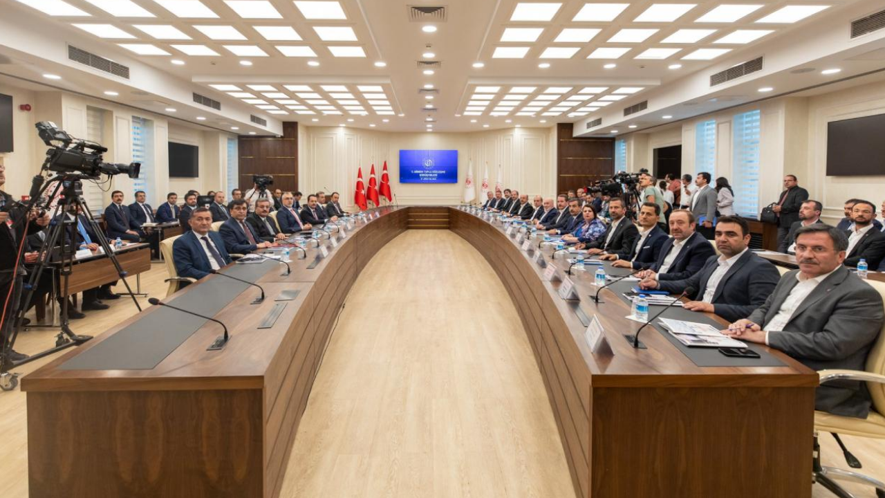 Memur Sen Maaş Zammı Teklifini Hakem Heyeti’ne Taşıyor