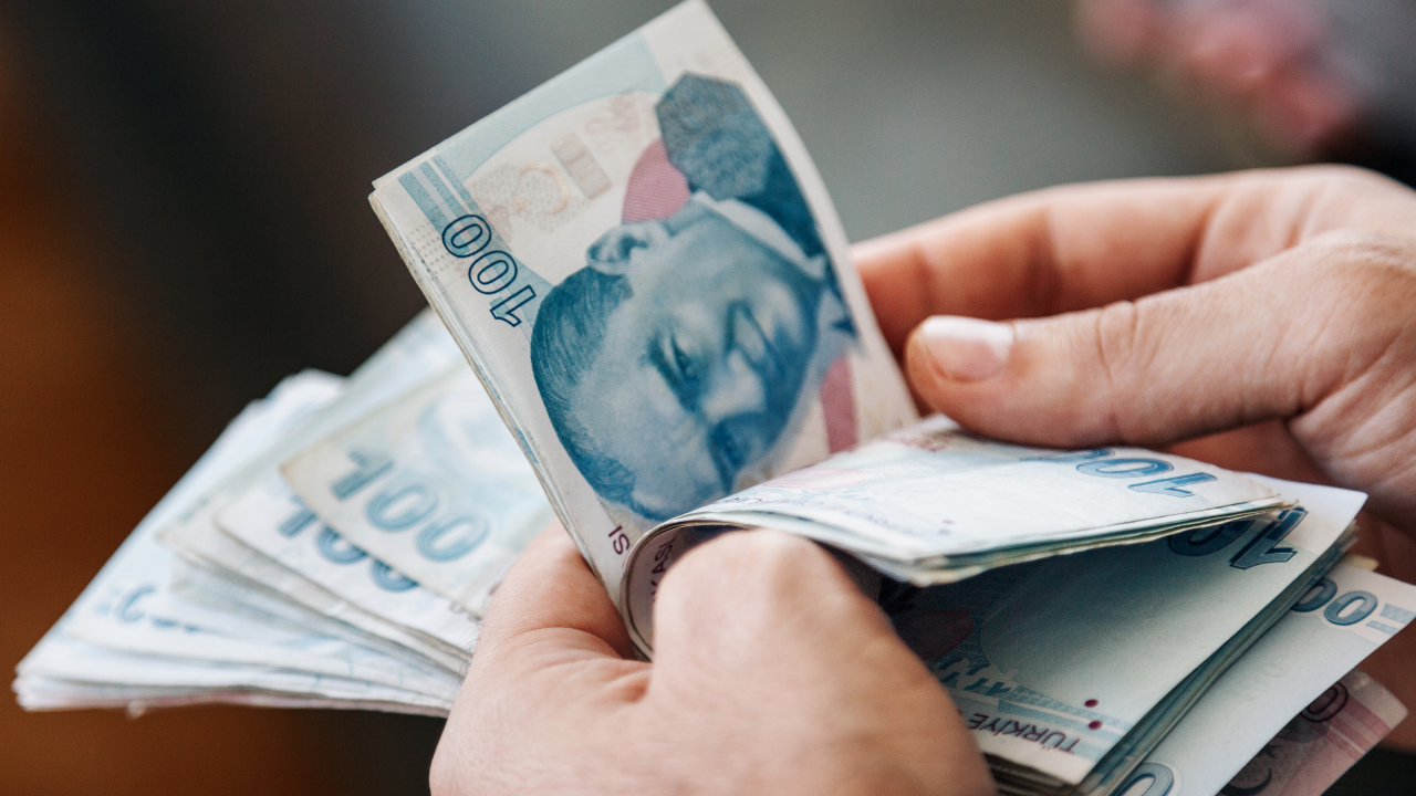 Memurlar Pazartesi İş Bırakıyor! Hükümetin Zam Teklifi Krize Yol Açtı (1)