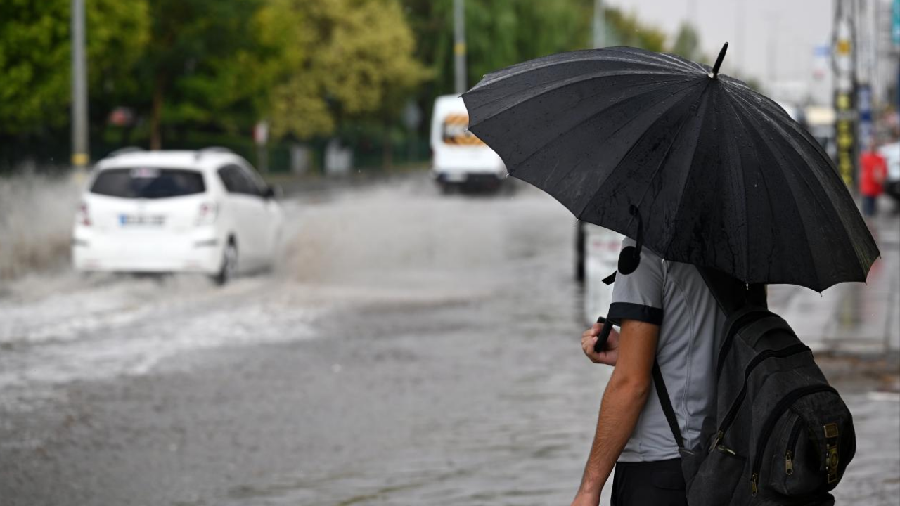 Meteoroloji’den İstanbul Dahil 20 Il Için Sağanak Yağış Ve Fırtına Uyarısı