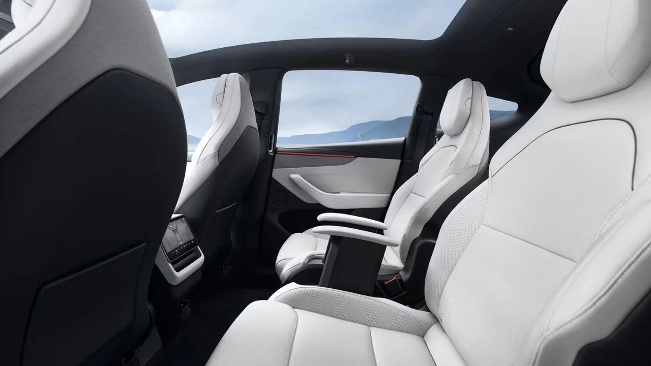 Tesla, Çin’de 6 Koltuklu Model Yl’yi Tanıttı (1)