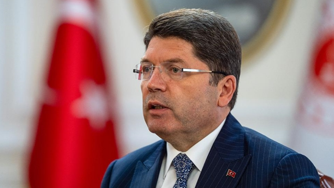 Trafikte Yol Kesenlere Ve Havaya Ateş Edenlere Hapis Cezası Geliyor! Bakan Tunç
