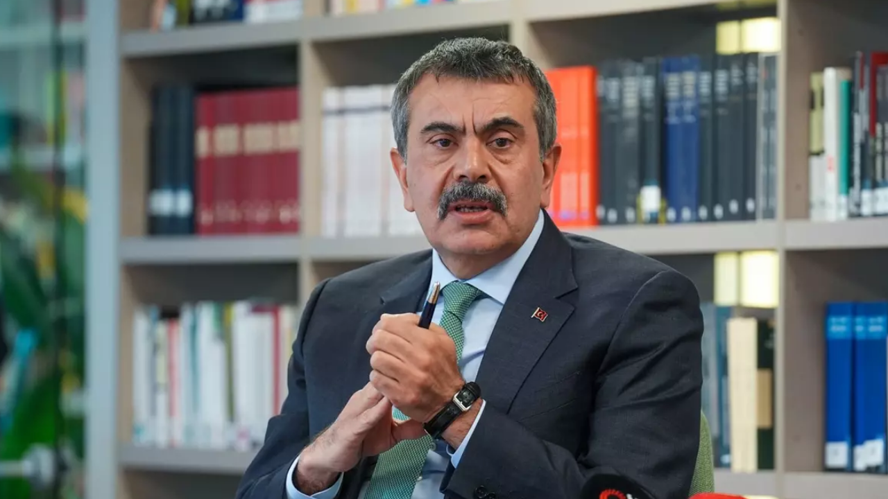 Yeni Okul Forması Nasıl Olacak Bakan Tekin Detayları Açıkladı
