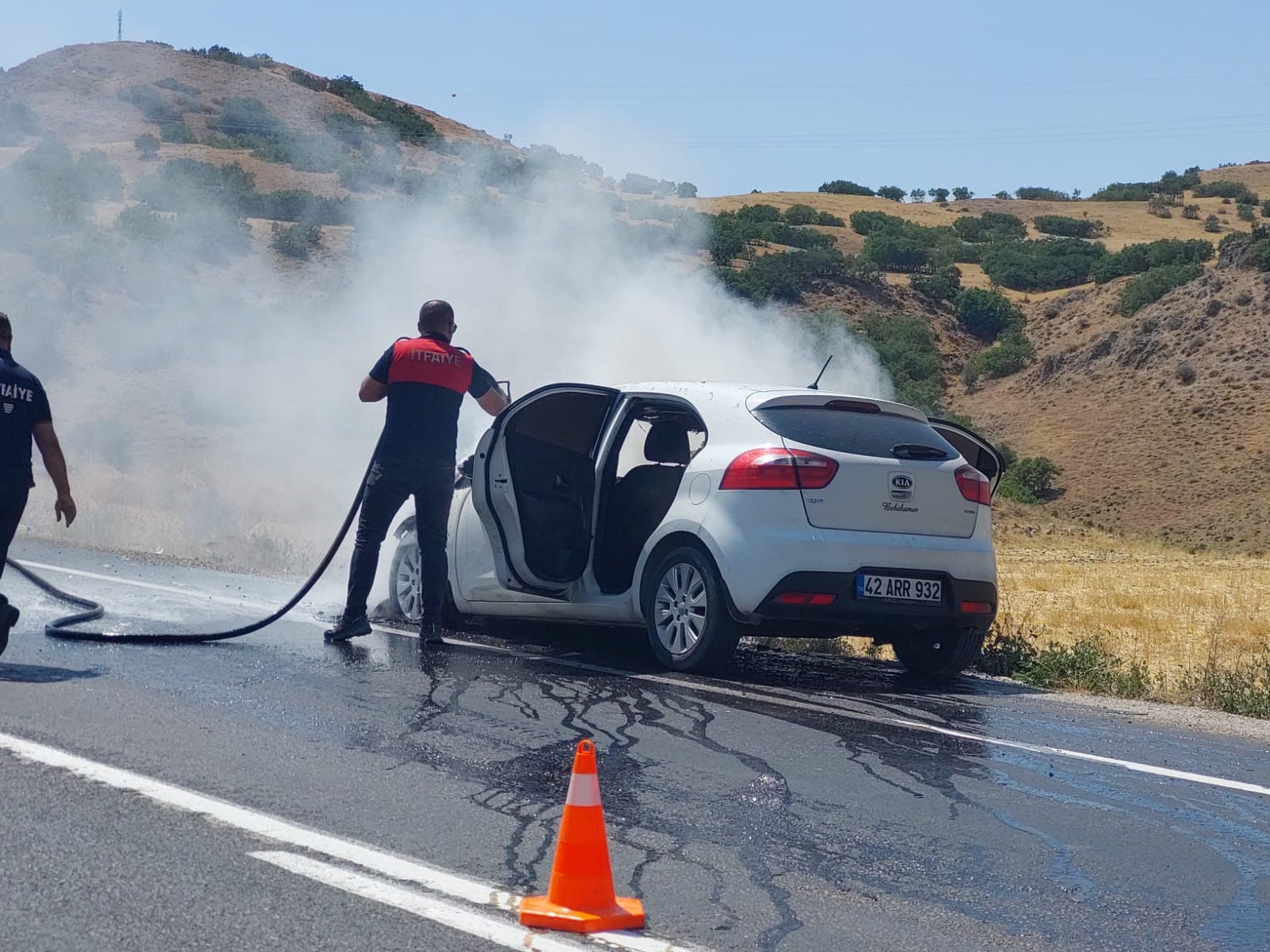 Yozgat’ta Seyir Hâlindeki Araç Alev Alev Yandı!2