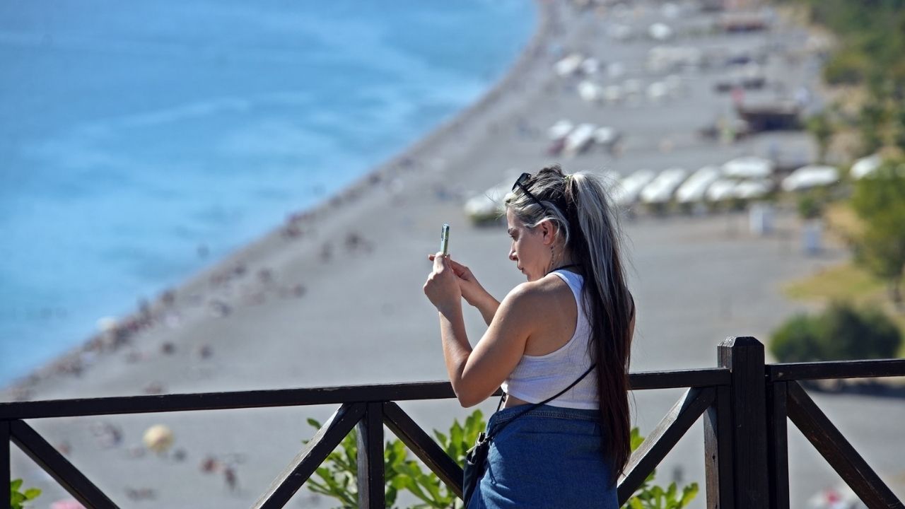 11 Milyondan Fazla Turist O Ilimize Akın Etti (1)