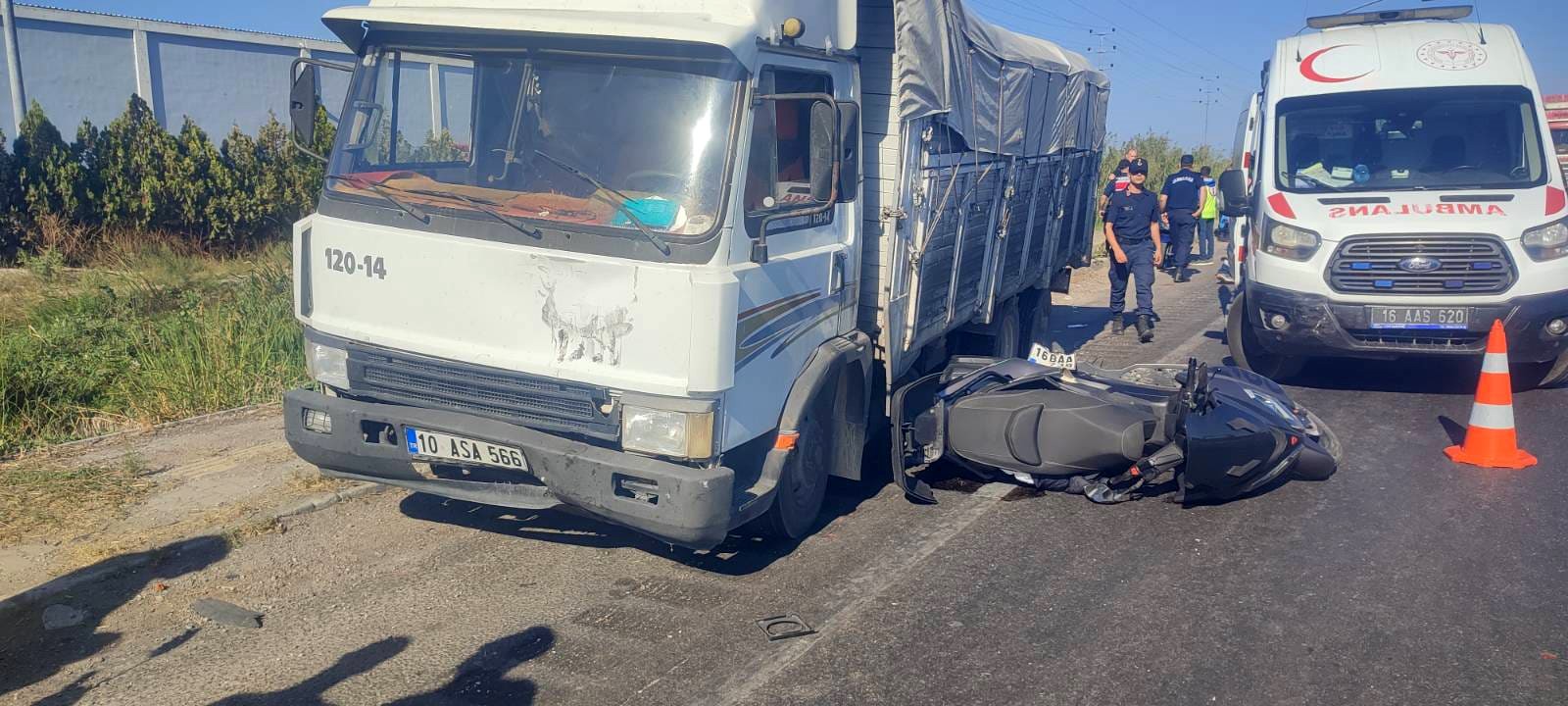 Bursa’da kamyon motosiklete çarptı: 1 ölü, 1 yaralı