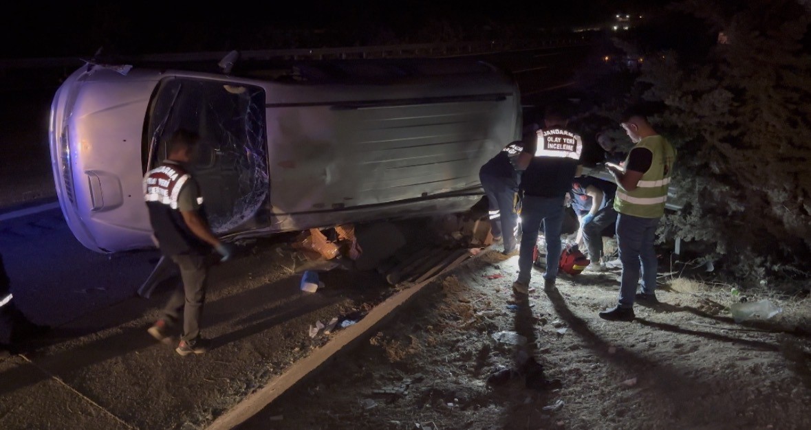 Gaziantep-Şanlıurfa Otoyolu’nda feci kaza: 2 ölü, 8 yaralı