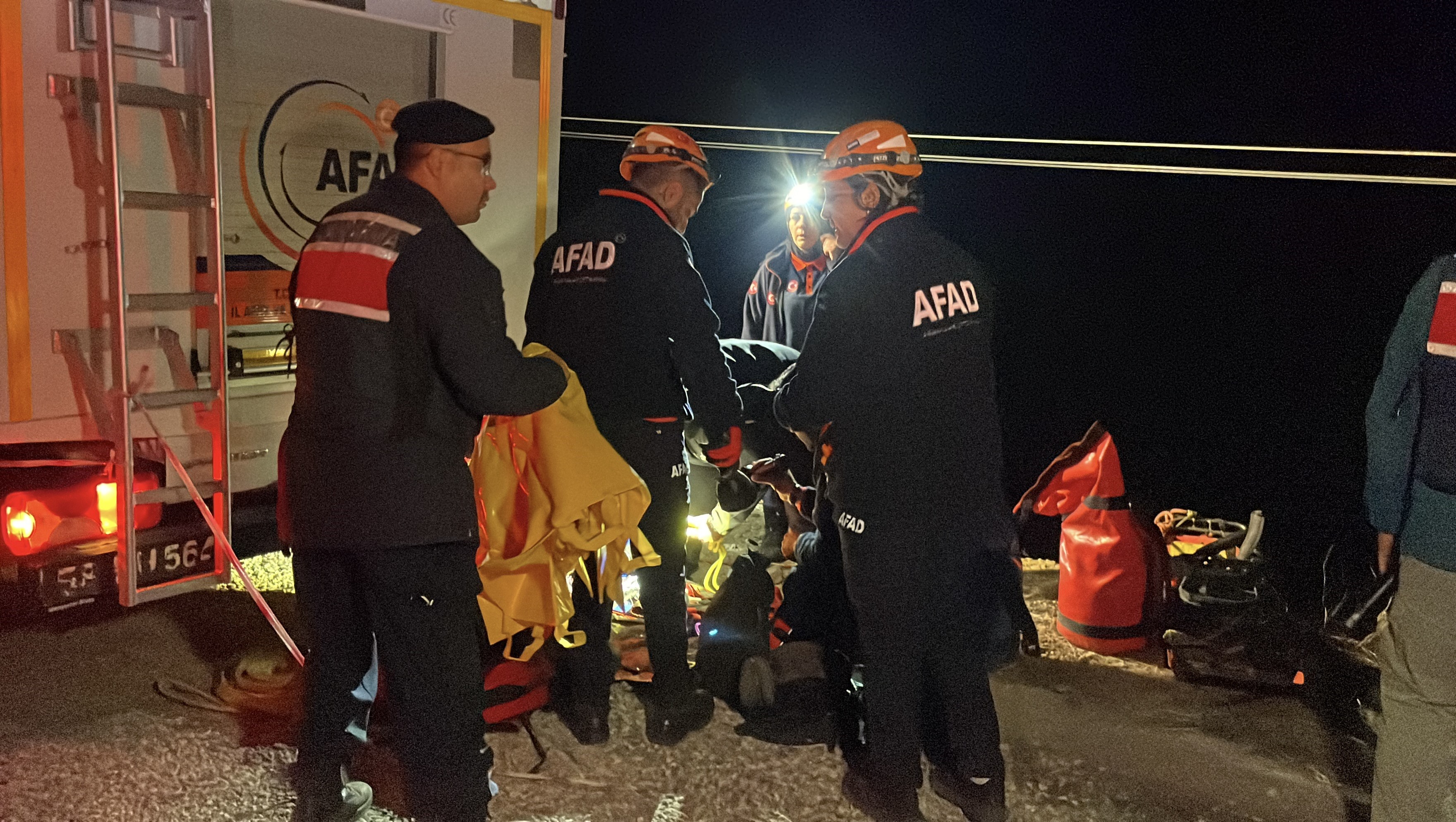 Sivas’ta otomobil uçuruma yuvarlandı: 4 ölü-1