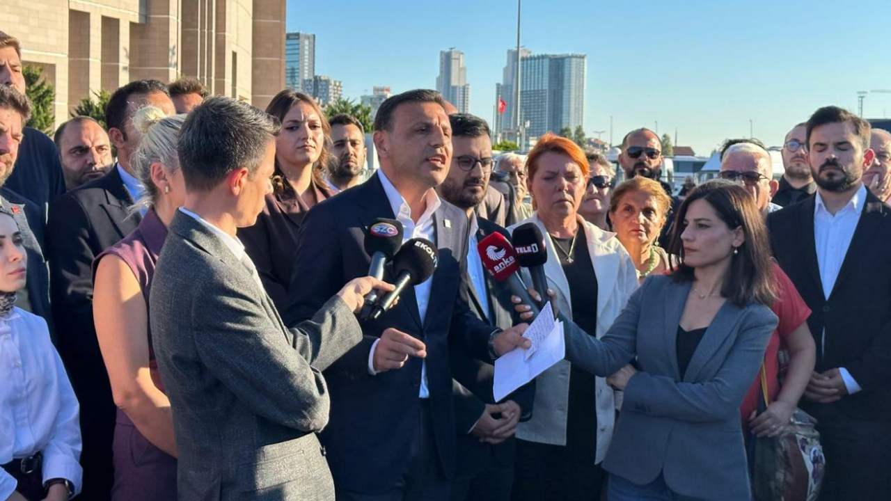 Chp İstanbul İl Başkanı Özgür Çelik’in Yargılandığı Dava Ertelendi