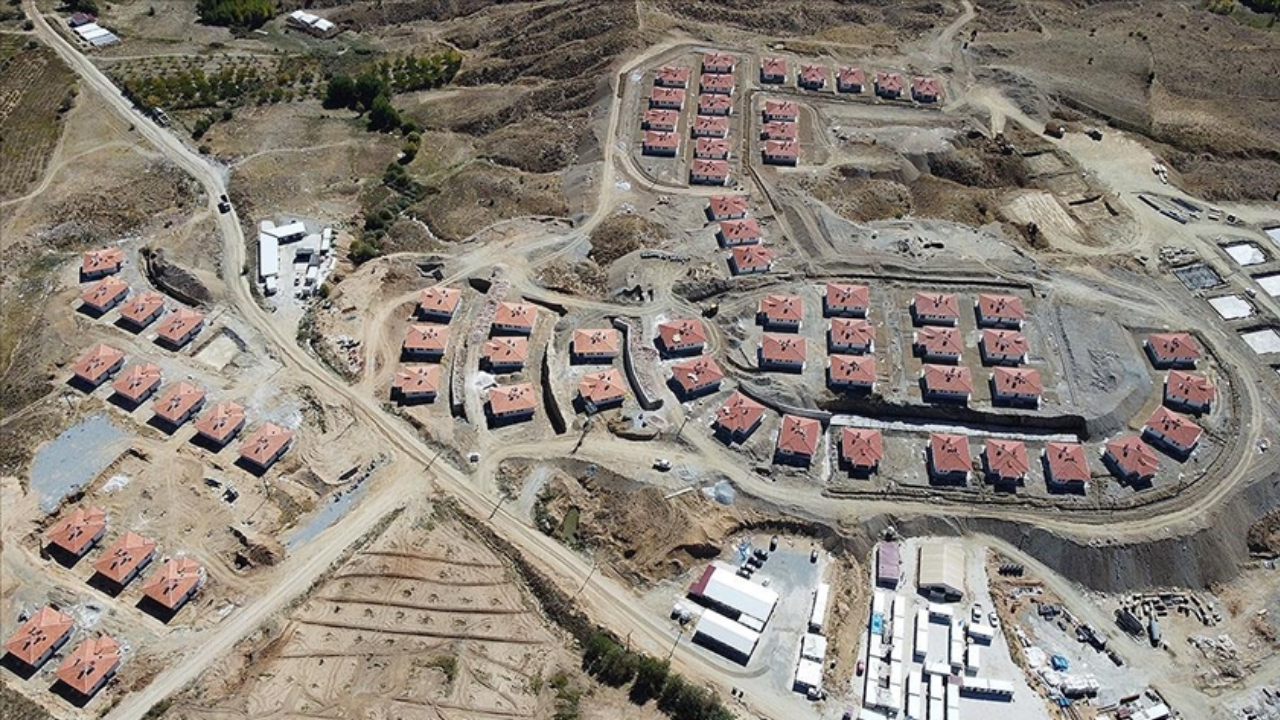Erdoğan Malatya’da Deprem Konutlarını Teslim Ediyor Konutların Yarısı Yurttaşlara Ulaşmadı!