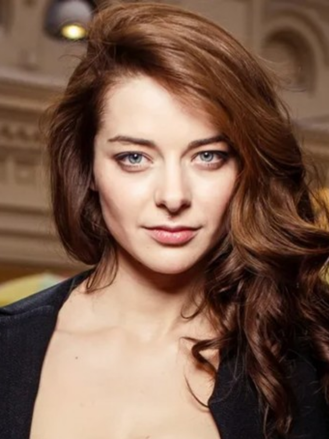 Hande Erçel, En Güzel Aktrisler Listesinde Jennifer Aniston Ve Margot Robbie’yi Solladı! (5)