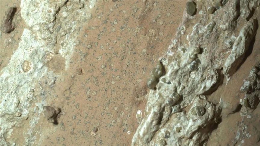 Nasa, Mars'ta Yaşam Belirtileri Bulduğunu Açıkladı!1