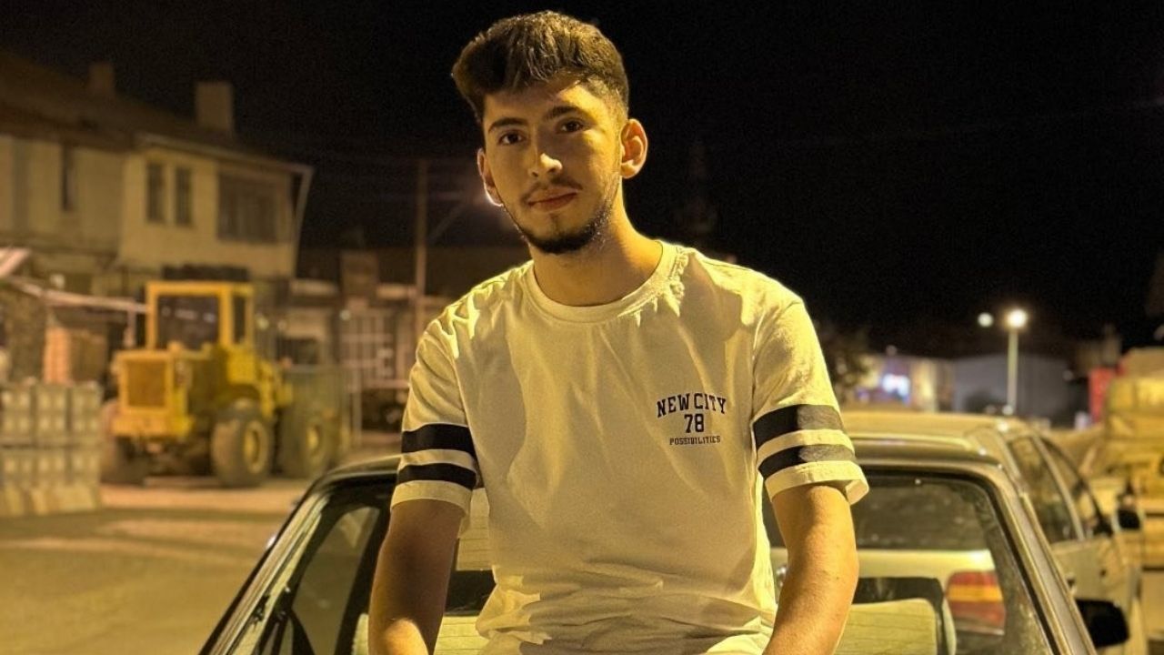 Otomobil Traktör Römorkuna Çarptı 1 Ölü 5 Yaralı (1)