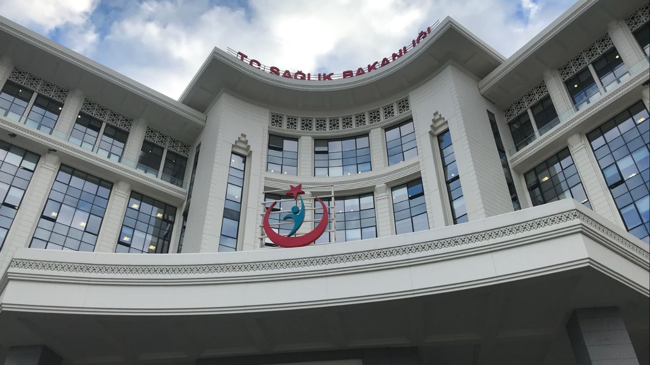 Sağlık Bakanlığı’ndan 18 Bin Kişilik Personel Alımı Ilanı (1)