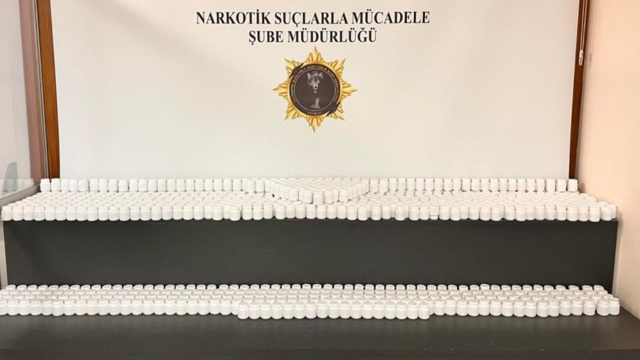 Samsun'da Uyşturucu Operasyonu 16 Yaşındaki Çocuktan 68 Bin Hap Çıktı! (2)