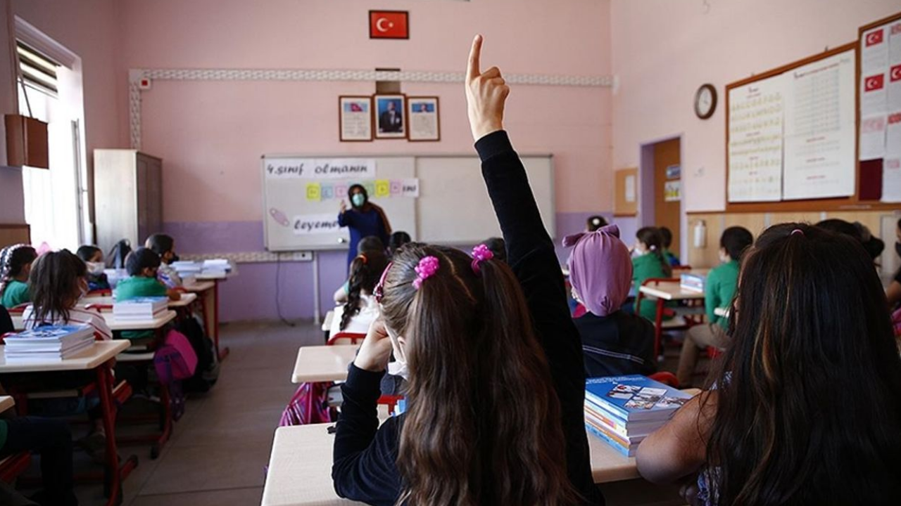 Yeni Eğitim Öğretim Yılının Açılış Zili Çaldı İlk Ders Yeşil Vatan