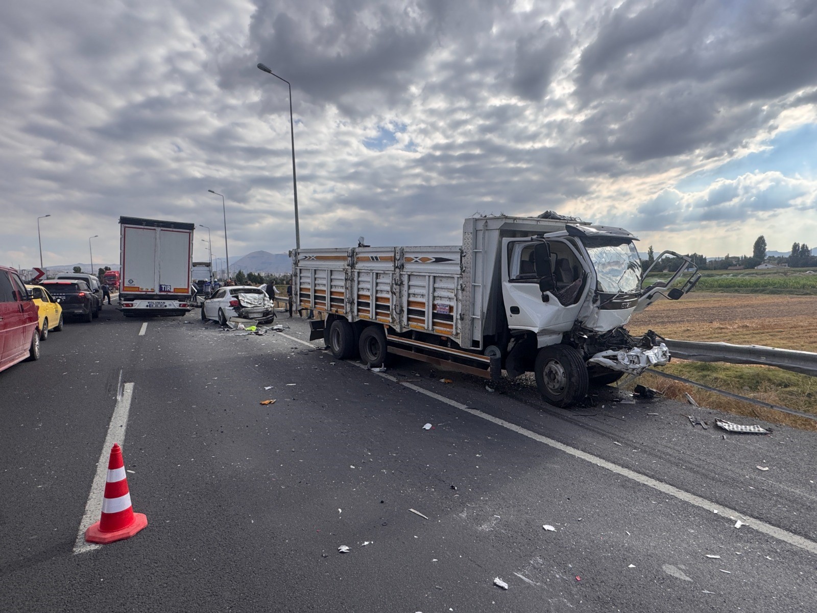 Kayseri’de zincirleme trafik kazası: 3 yaralı-1