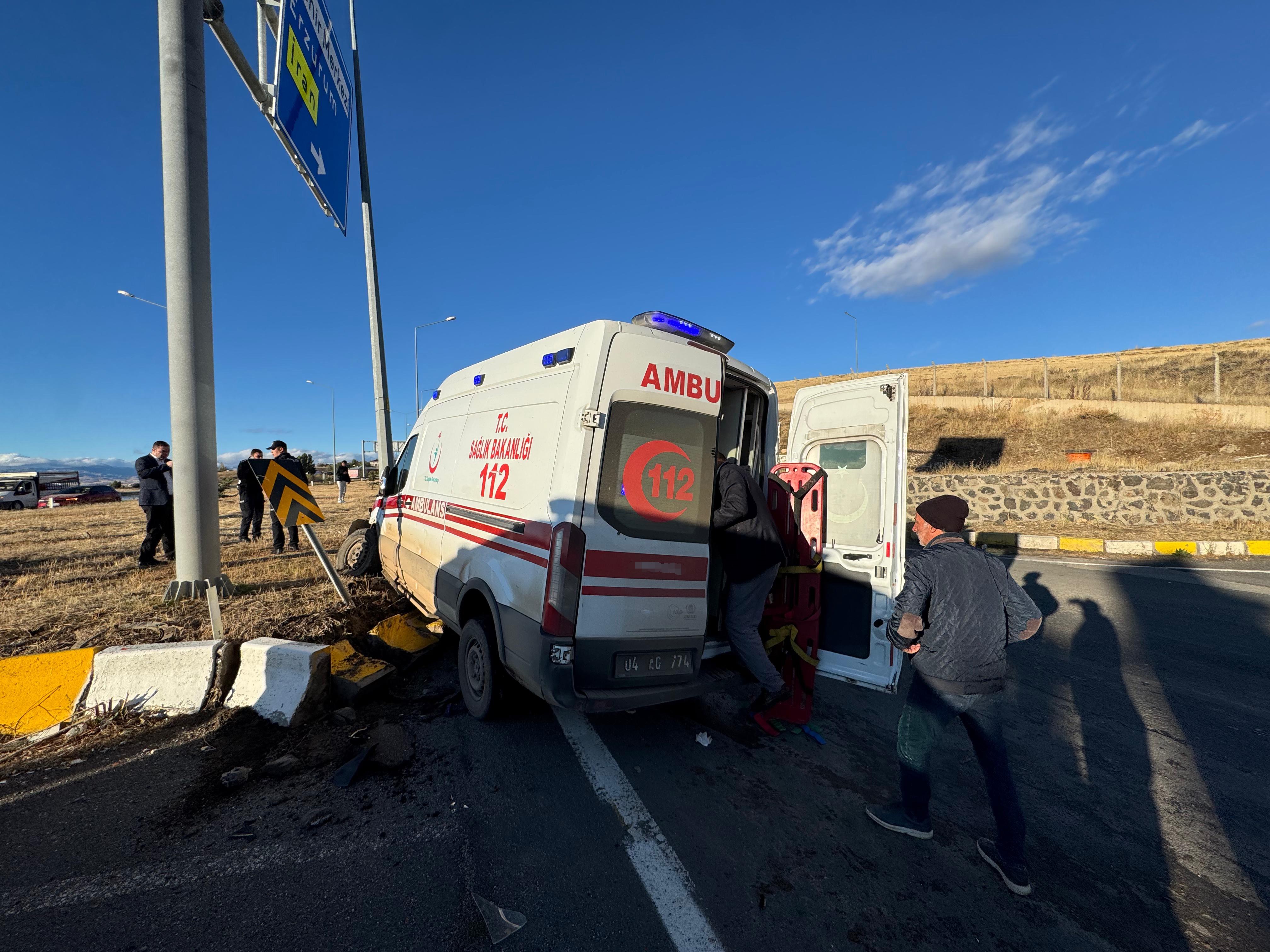 Ağrı’da ambulans kazası: 2’si ağır 7 yaralı-1