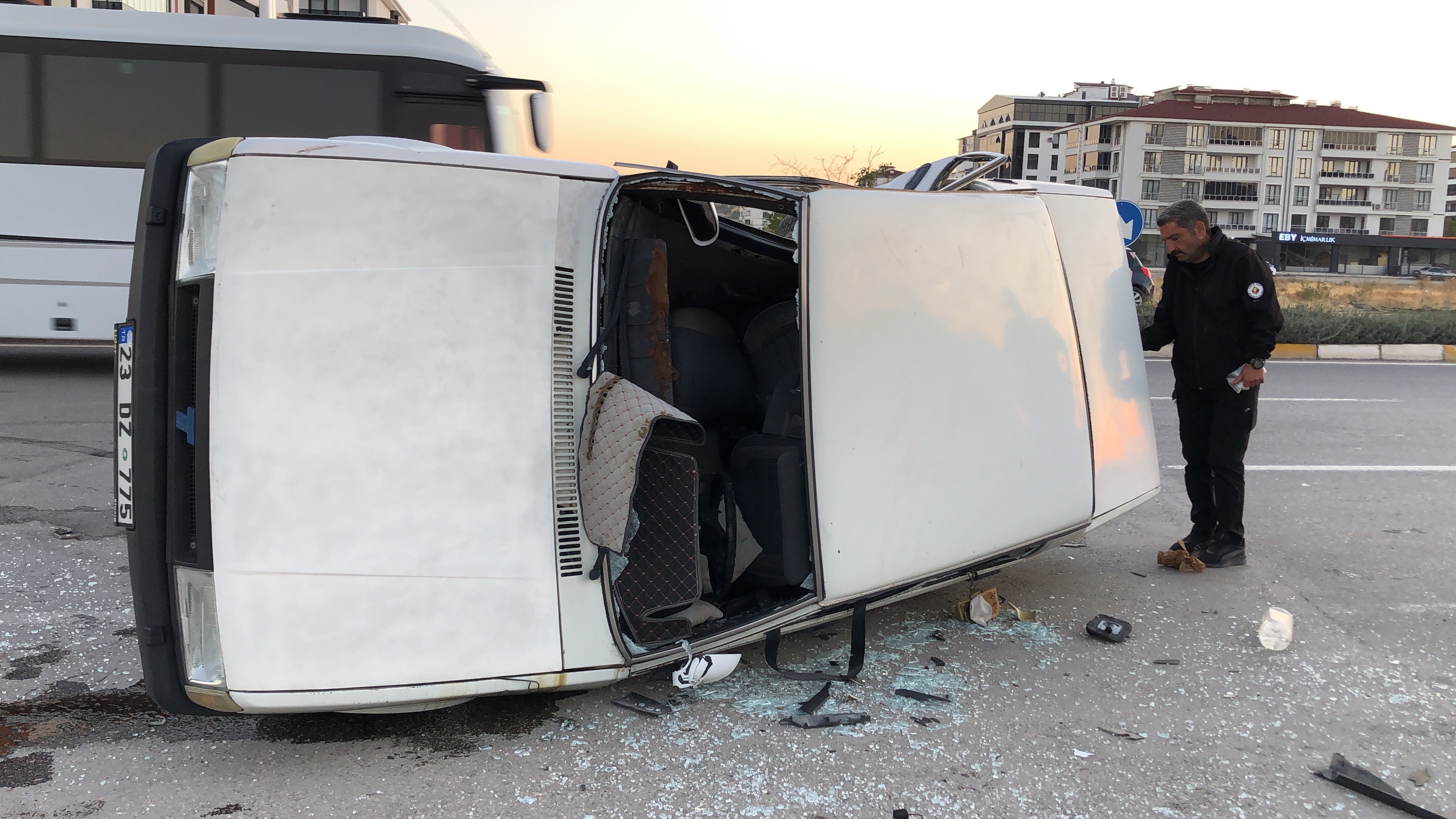Elazığ’da protokol yolunda kaza: 2 kişi yaralandı