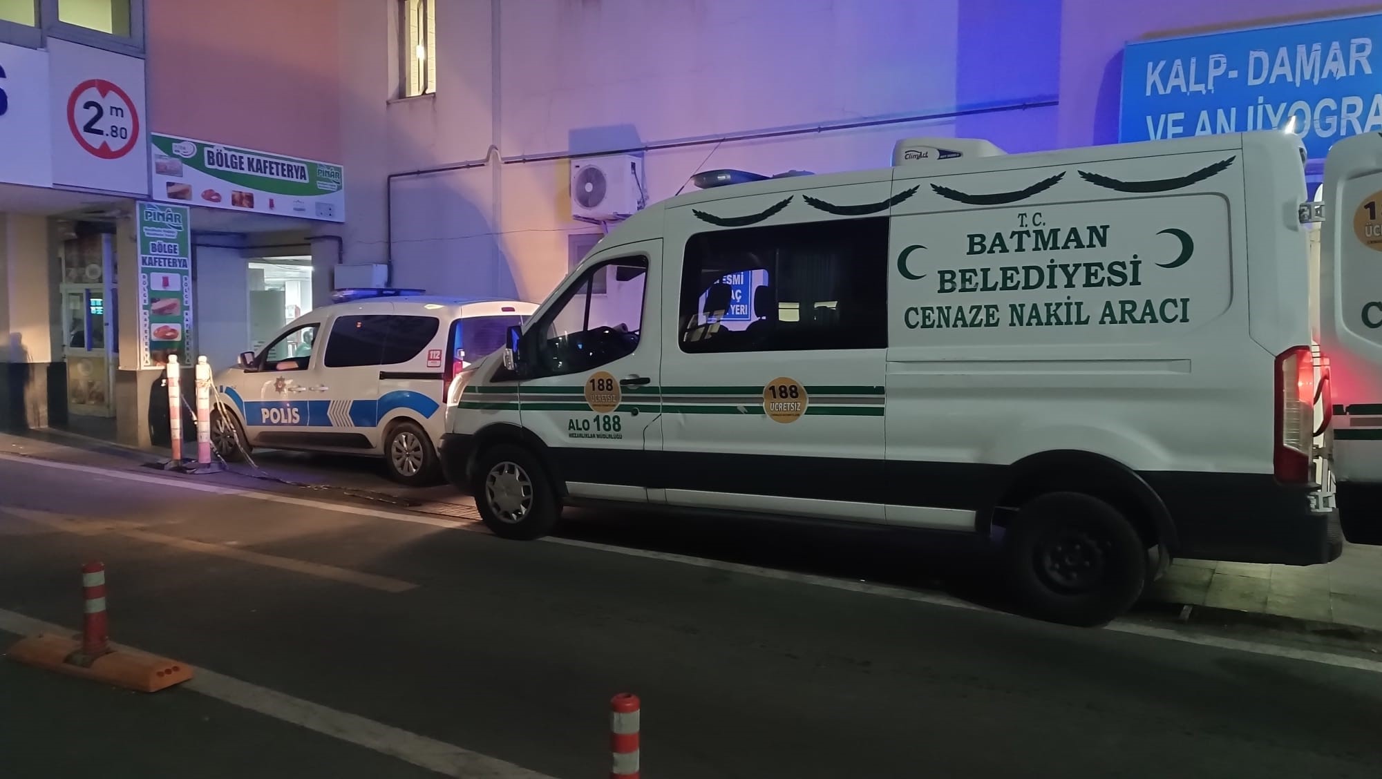 Yolun karşısına geçmek isteyen genç, otomobilin çarpması sonucu hayatını kaybetti-2
