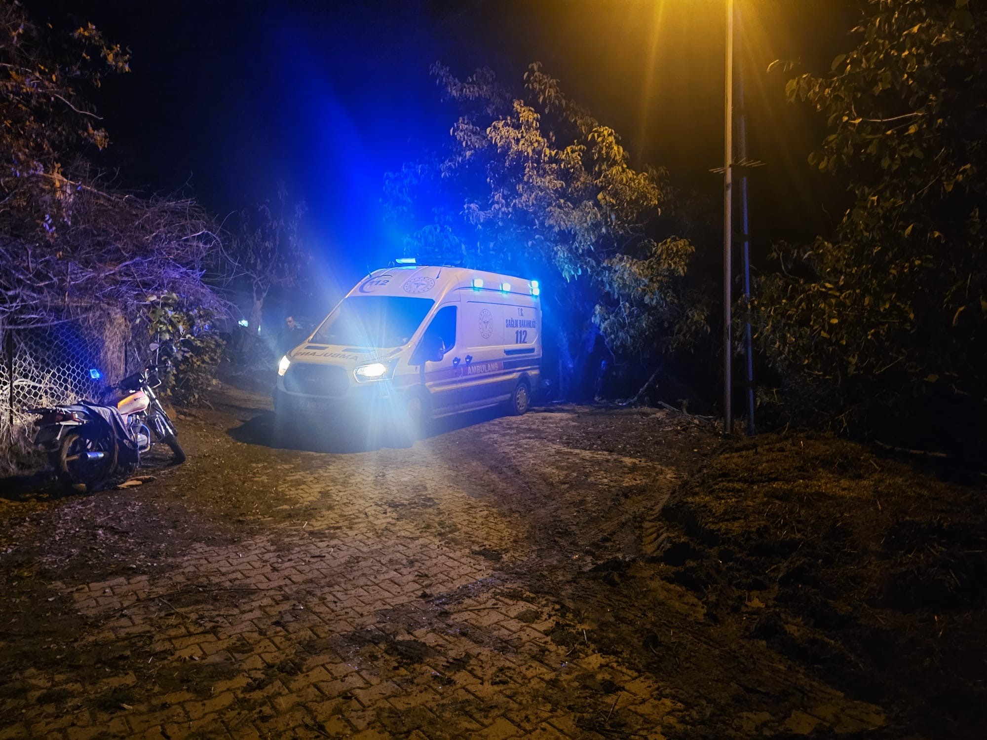 İzmir’de aile faciası: Baba, oğlunu ve eşini vurdu!-1