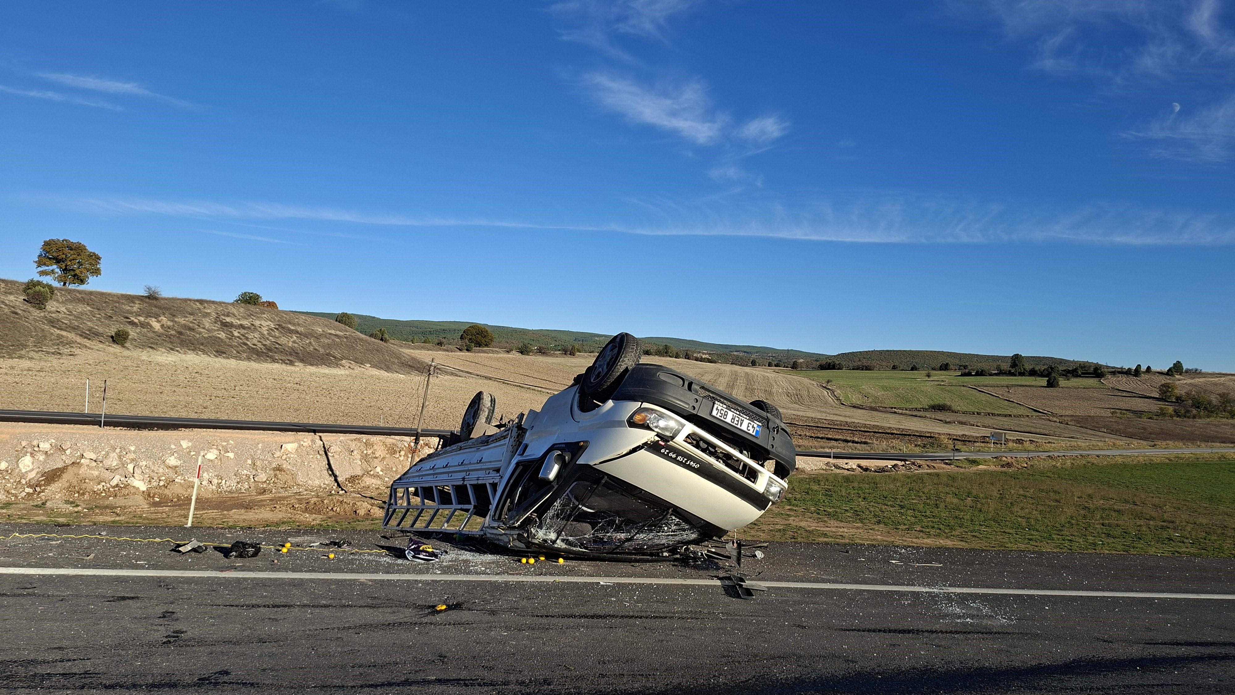 Kütahya’da kamyonet ile arazi aracı çarpıştı: 4 yaralı-1