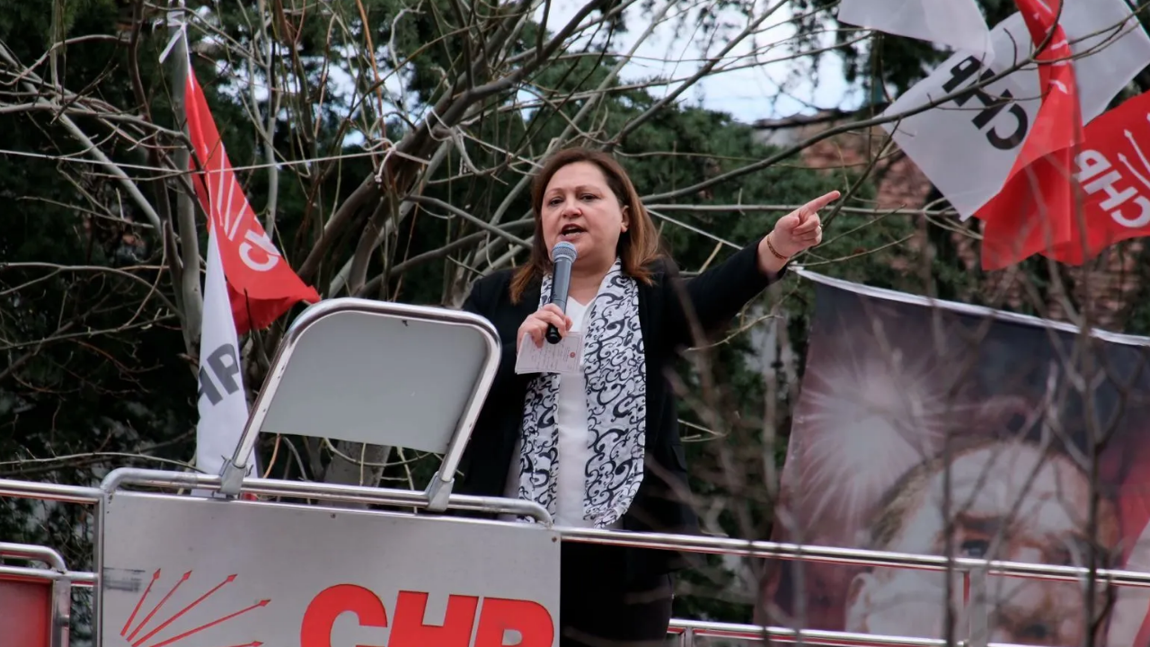 Chp’li Burcu Köksal, Akp’ye Geçeceği Iddialarını Yalanladı (2)