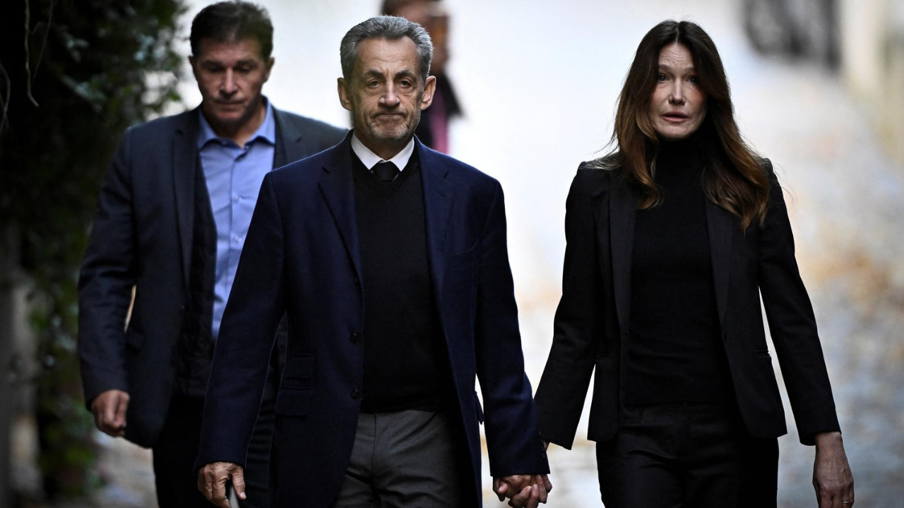 Eski Fransa Cumhurbaşkanı Nicolas Sarkozy Cezaevine Girdi (1)