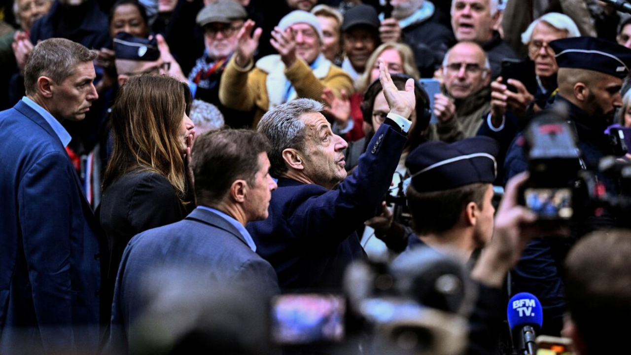 Eski Fransa Cumhurbaşkanı Nicolas Sarkozy Cezaevine Girdi (2)