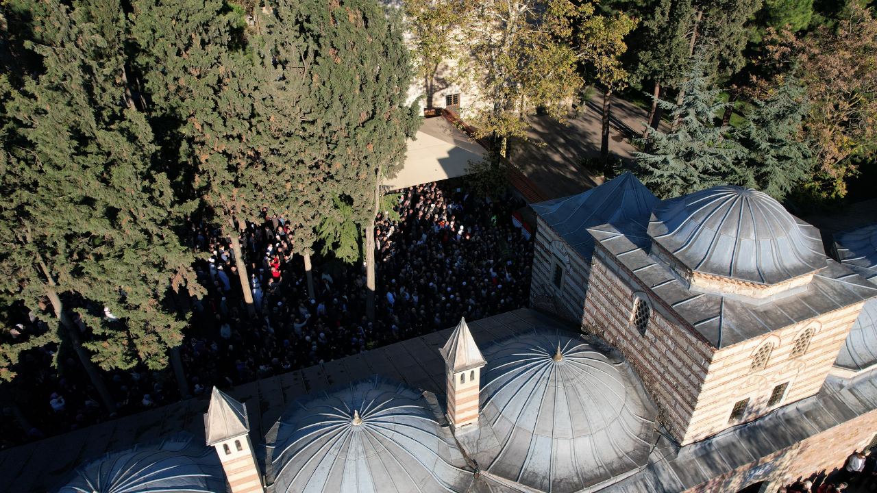 Gebze’de Enkaz Altında Kalarak Can Veren Bilir Ailesi Son Yolculuğuna Uğurlandı (4)