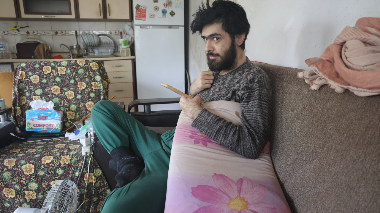 Hatay Depremi 23 Yaşındaki Barış’ı Hayattan Kopardı ‘’Elimde Olsa Tuvalete De Gitmem’’ (4)