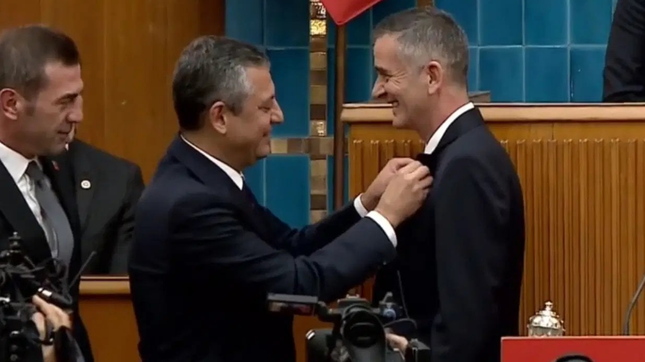 İyi̇ Parti’den Chp’ye Geçen Ümit Dikbayır Kimdir, Nereli Ve Kaç Yaşında