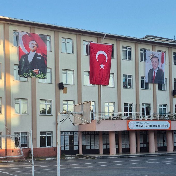 Okullara Skandal Talimat Milli Bayramlarda Erdoğan Posteri Asılacak! 3