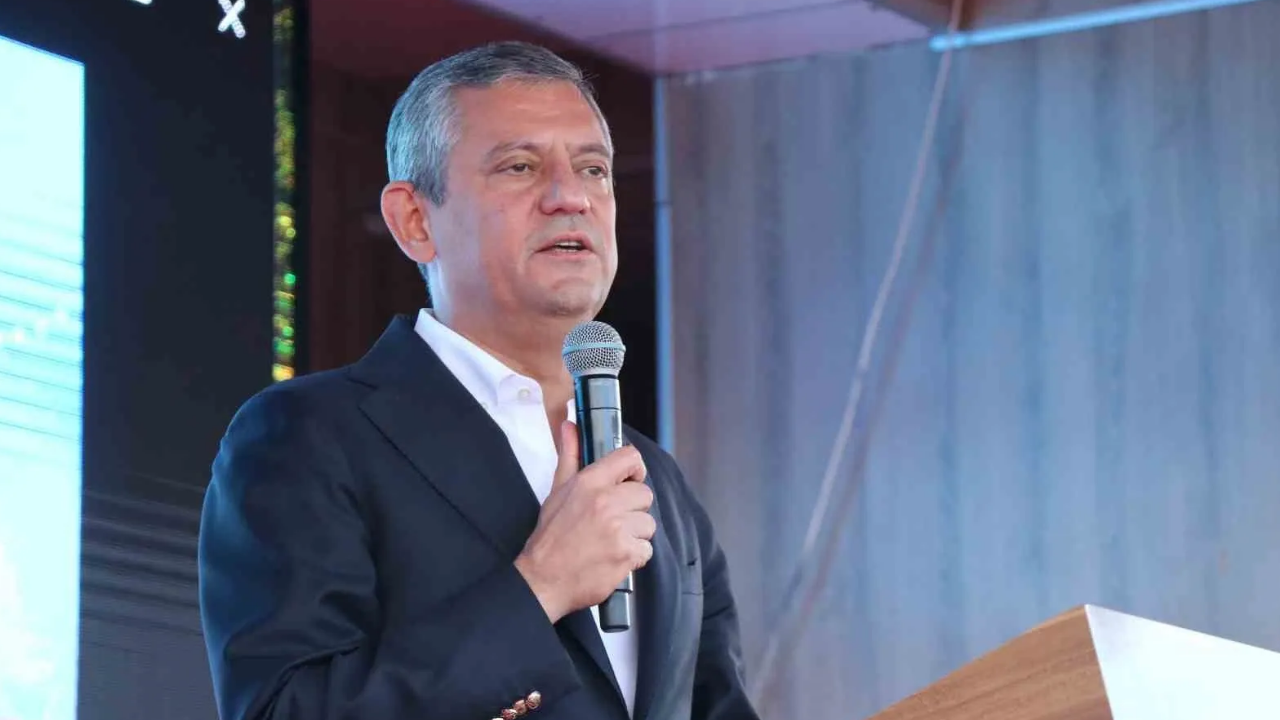 Özgür Özel’den Ünlülere Yönelik Operasyona Tepki ‘’Torbacı Yok, Torba Var’’ (4)