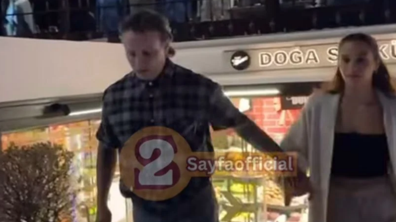 Survivor Sunucusu Murat Ceylan Ile Sude Zülal Güler El Ele Görüntülendi