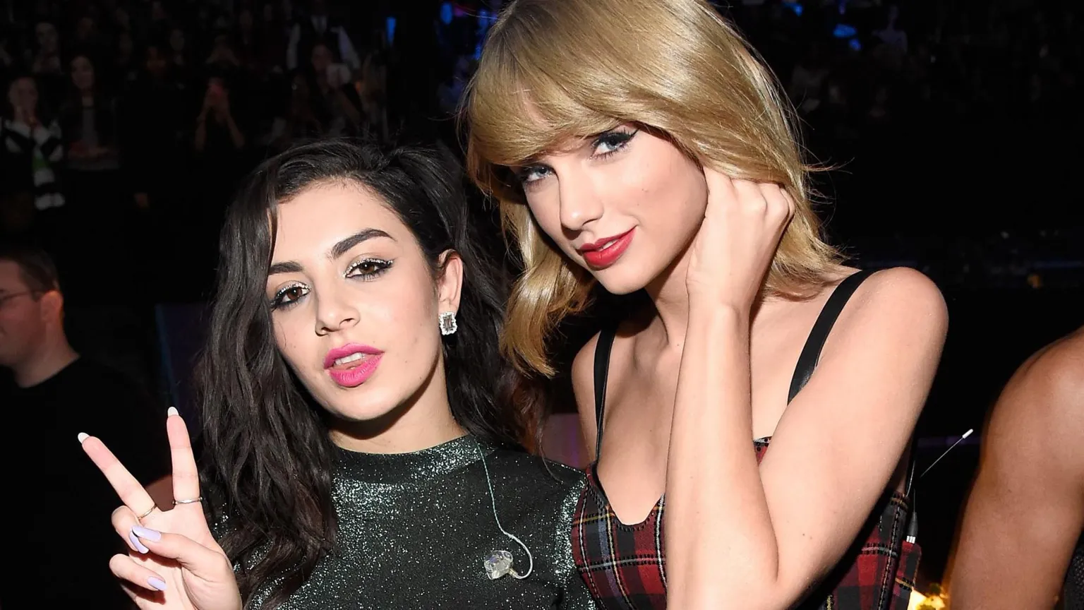 Taylor Swift’ten Charli Xcx’e Diss Şarkısı! Gerilim Yeniden Alevlendi! 1