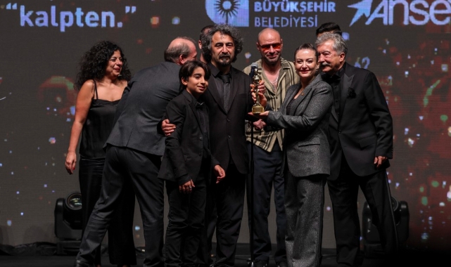 62. Altın Portakal Film Festivali’nde “Tavşan İmparatorluğu” Yedi Ödülle Gecenin Galibi Oldu 1