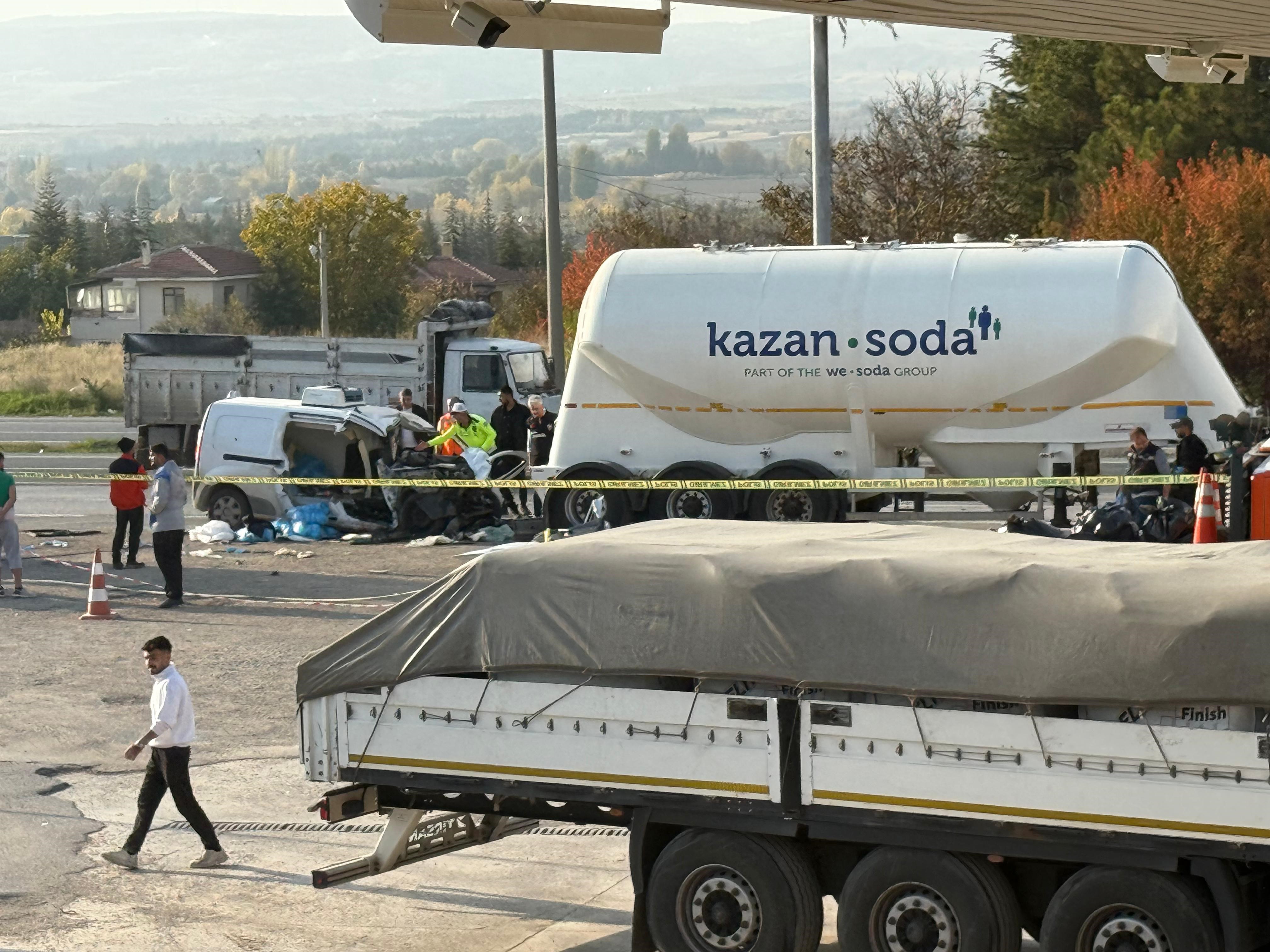 Ankara’da feci kaza: Aynı aileden 3 kişi hayatını kaybetti-1
