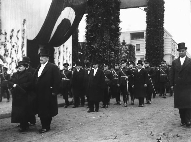 Arşivlerden Atatürk’ün Son Yolculuğu Ulusun Kederi Fotoğraflarda Can Buldu2