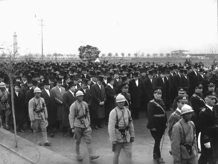 Arşivlerden Atatürk’ün Son Yolculuğu Ulusun Kederi Fotoğraflarda Can Buldu5